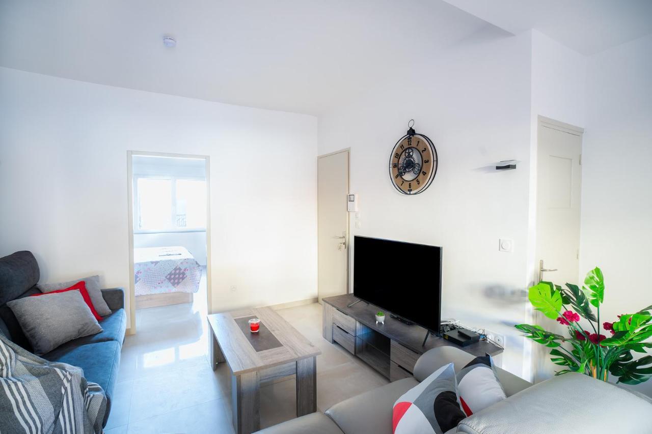 Superbe Appartement A 2 Pas Des Halles, Climatise, Terrasse, Garage Narbonne Dış mekan fotoğraf